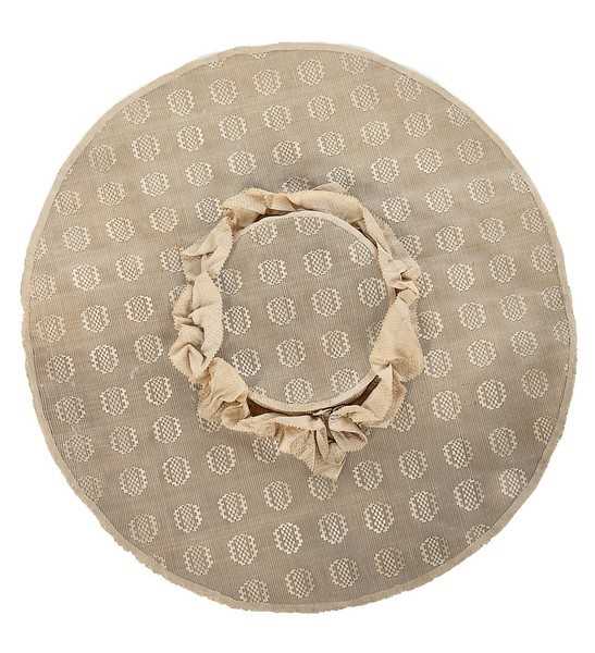 Lot 78 - A fine and rare ivory cannel silk brgere hat,...