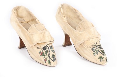 Lot 86 - A pair of embroidered satin ladies shoes,...