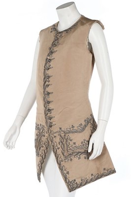 Lot 88 - A gentleman's embroidered buff silk waistcoat,...