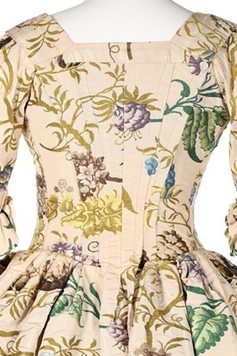 Lot 68 - A Spitalfields brocaded silk robe à l'Anglaise,...