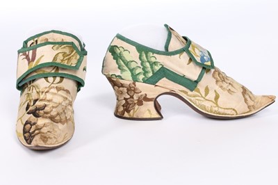 Lot 70 - A fine pair of matching Spitalfields brocaded...