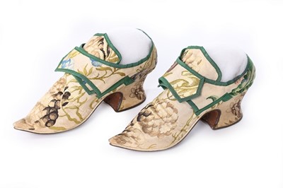 Lot 70 - A fine pair of matching Spitalfields brocaded...