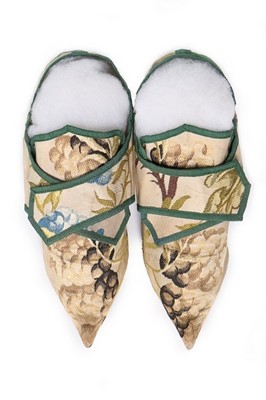 Lot 70 - A fine pair of matching Spitalfields brocaded...