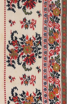 Lot 453 - A fine woven silk and wool shawl, Edinburgh,...