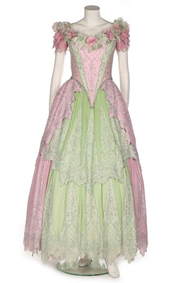 Lot 46 - A bespoke pink and green chiffon evening...