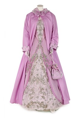 Lot 47 - A bespoke lilac chiffon and tulle evening...