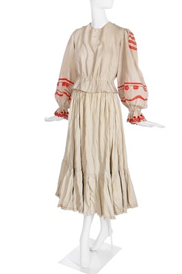 Lot 52 - Diaghilev's Ballets Russes 'Le Coq d'Or' costume for a female subject of King Dodon