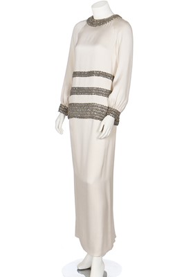 Lot 135 - A Valentino Garavani couture ivory Abrahams silk evening ensemble, 1968