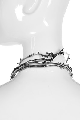 Lot 52 - Shaun Leane for Alexander McQueen rose thorn choker, Sarabande collection, Spring-Summer 2007