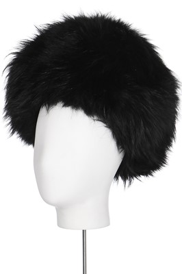 Lot 125 - A Balenciaga black fox fur hat, 1966-67