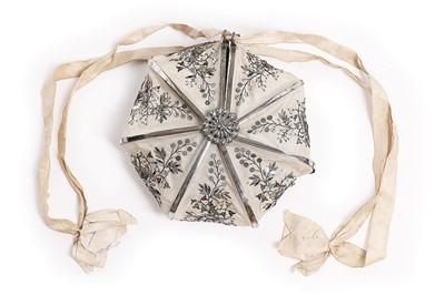 Lot 86 - A fine and rare folding silk reticule, circa...
