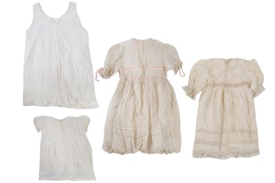 Lot 384 - A Honiton appliqué lace veil, 1830s and later remounted