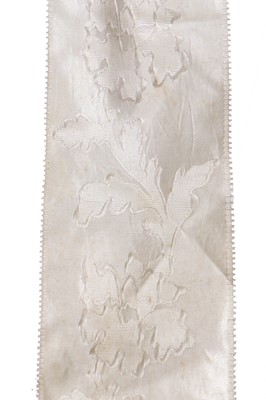 Lot 39 - An  ivory silk bonnet and bridal headdress, circa 1845