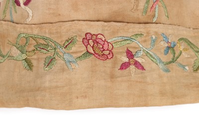 Lot 80 - A gentleman's embroidered linen undress cap,...
