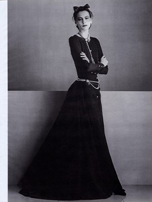Lot 334 - Chanel couture by Karl Lagerfeld 'L'Imperatrice' crinolined coatdress, Spring-Summer 1984