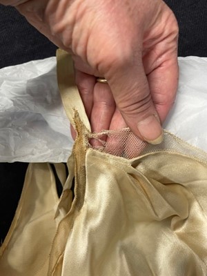 Lot 68 - A Mainbocher couture ivory satin court presentation gown, early 1930s