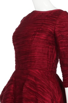 Lot 86 - A Sybil Connolly pleated linen gown, 'Christmas Holiday', circa 1960