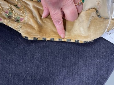 Lot 62 - A Jean Patou couture embroidered velvet cocktail dress, 1925-26