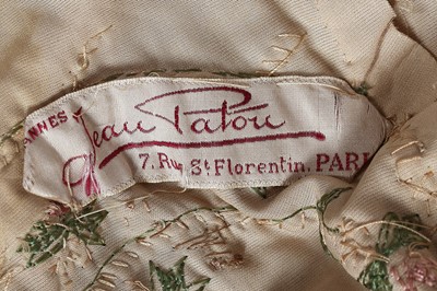 Lot 62 - A Jean Patou couture embroidered velvet cocktail dress, 1925-26