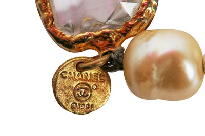 Lot 17 - A fine Chanel 'pearl' sautoir, 1981
