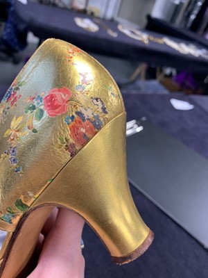 Lot 66 - A fine pair of Albertin gold leather evening shoes, circa 1928