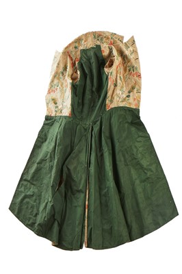 Lot 37 - A fine gentleman's silk banyan, circa 1830