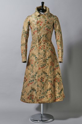 Lot 37 - A fine gentleman's silk banyan, circa 1830