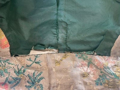 Lot 37 - A fine gentleman's silk banyan, circa 1830