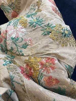 Lot 37 - A fine gentleman's silk banyan, circa 1830
