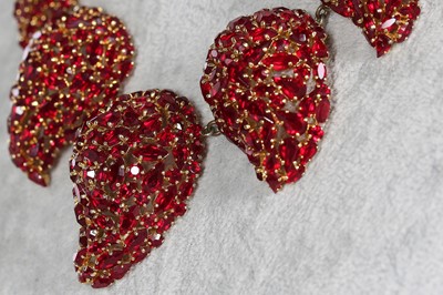 Lot 24 - A Dior necklace of faceted 'ruby' rhinestones set in a gilt metal mount, 1962