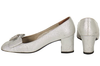 Lot 94 - A pair of Dior silver lurex shoes, circa 1966