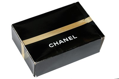 Lot 6 - A Chanel fire-engine-red lambskin leather handbag, 1986-88