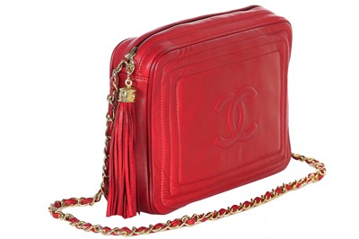 Lot 6 - A Chanel fire-engine-red lambskin leather handbag, 1986-88