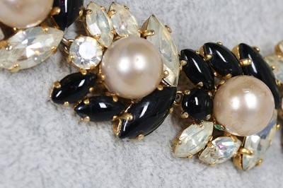 Lot 27 - A Dior necklace of faceted clear and polished black 'stones', 1964