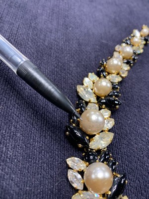 Lot 27 - A Dior necklace of faceted clear and polished black 'stones', 1964