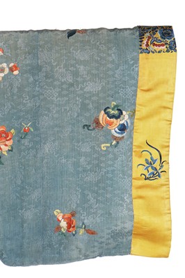 Lot 260 - A women's informal robe, ao, Chinese, circa 1900