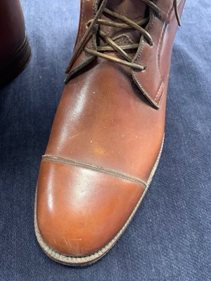 Lot 40 - A pair of gentleman's brown leather riding boots, early 20th century
