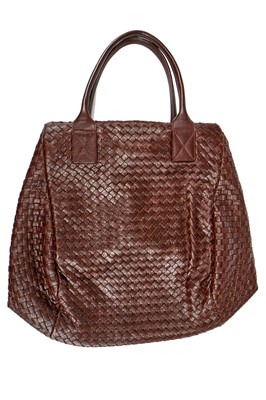 Lot 133 - A Bottega Veneta woven brown leather bag, modern