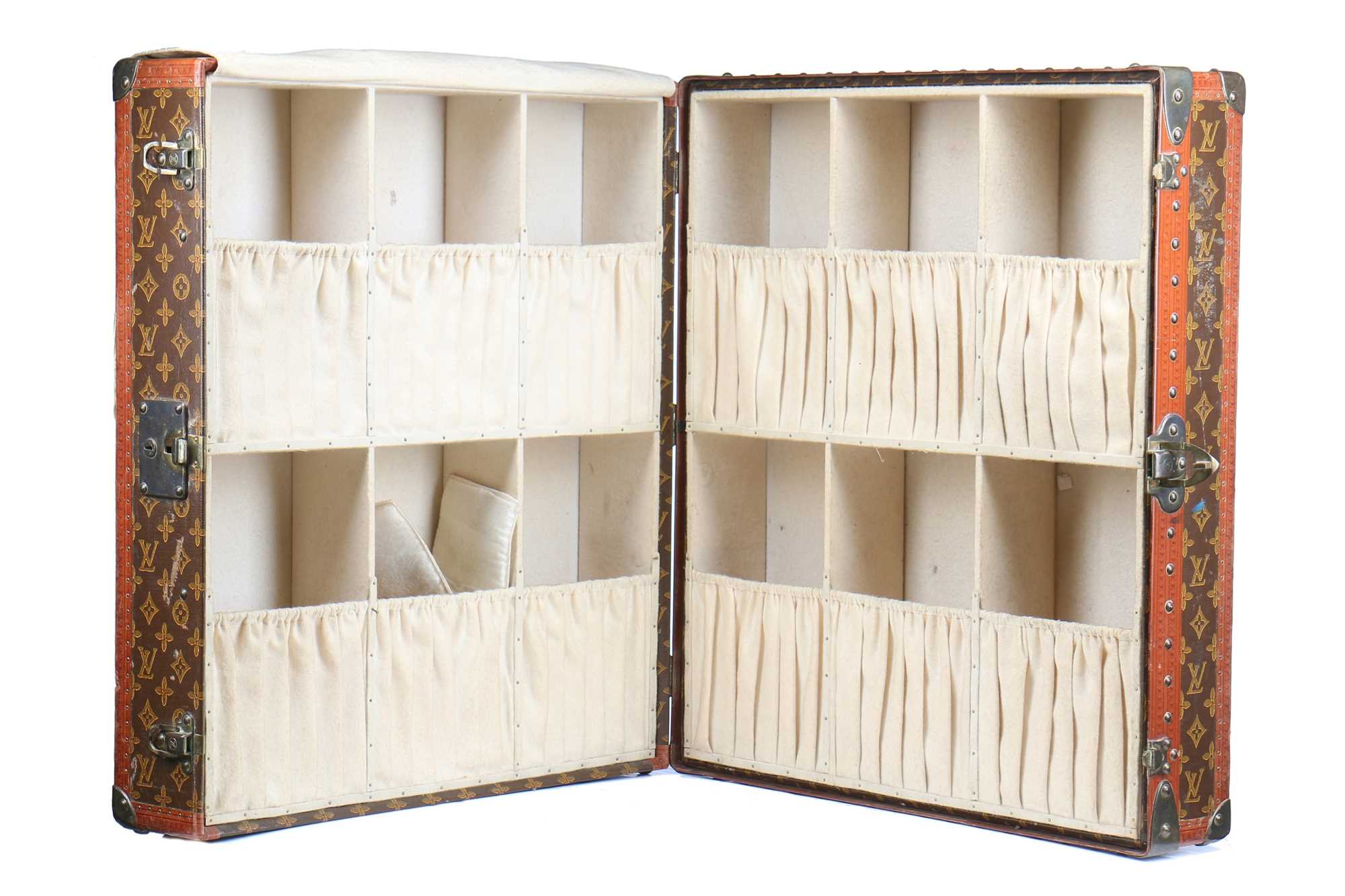 Lot 115 - A Louis Vuitton shoe trunk