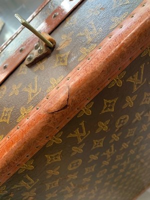 Lot 115 - A Louis Vuitton shoe trunk