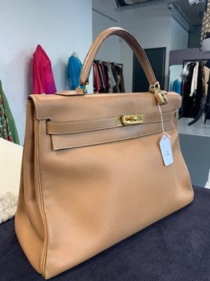 Lot 67 - An Hermès cognac graine calf leather Kelly 35, 1993