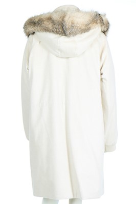 Lot 98 - A Loro Piana 'Icery Long' coat in Natural Melange cashmere, modern