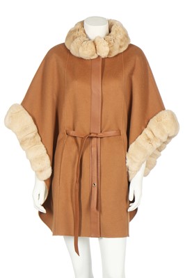 Lot 85 - A Loro Piana 'Salzburg' vicuña and baby cashmere cape, modern