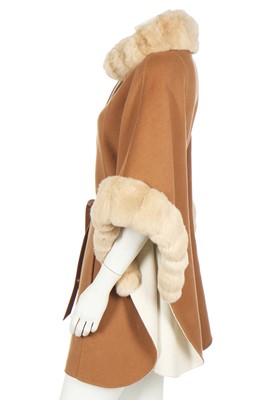 Lot 85 - A Loro Piana 'Salzburg' vicuña and baby cashmere cape, modern