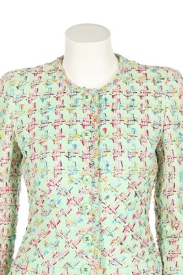 Lot 19 - A Chanel pink and green houndstooth tweed suit, Spring-Summer 1995