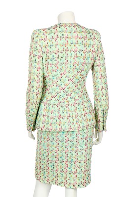 Lot 19 - A Chanel pink and green houndstooth tweed suit, Spring-Summer 1995