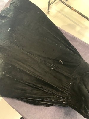 Lot 295 - Deborah Kerr's Fontana black velvet evening gown, early 1950s