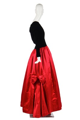 Lot 187 - A Valentino Garavani couture ballgown, late 1980s