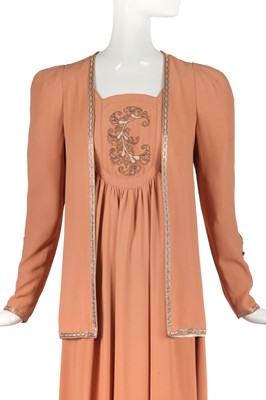 Lot 325 - Nina Baden-Semper's Bill Gibb dusky-apricot crêpe ensemble, circa 1975