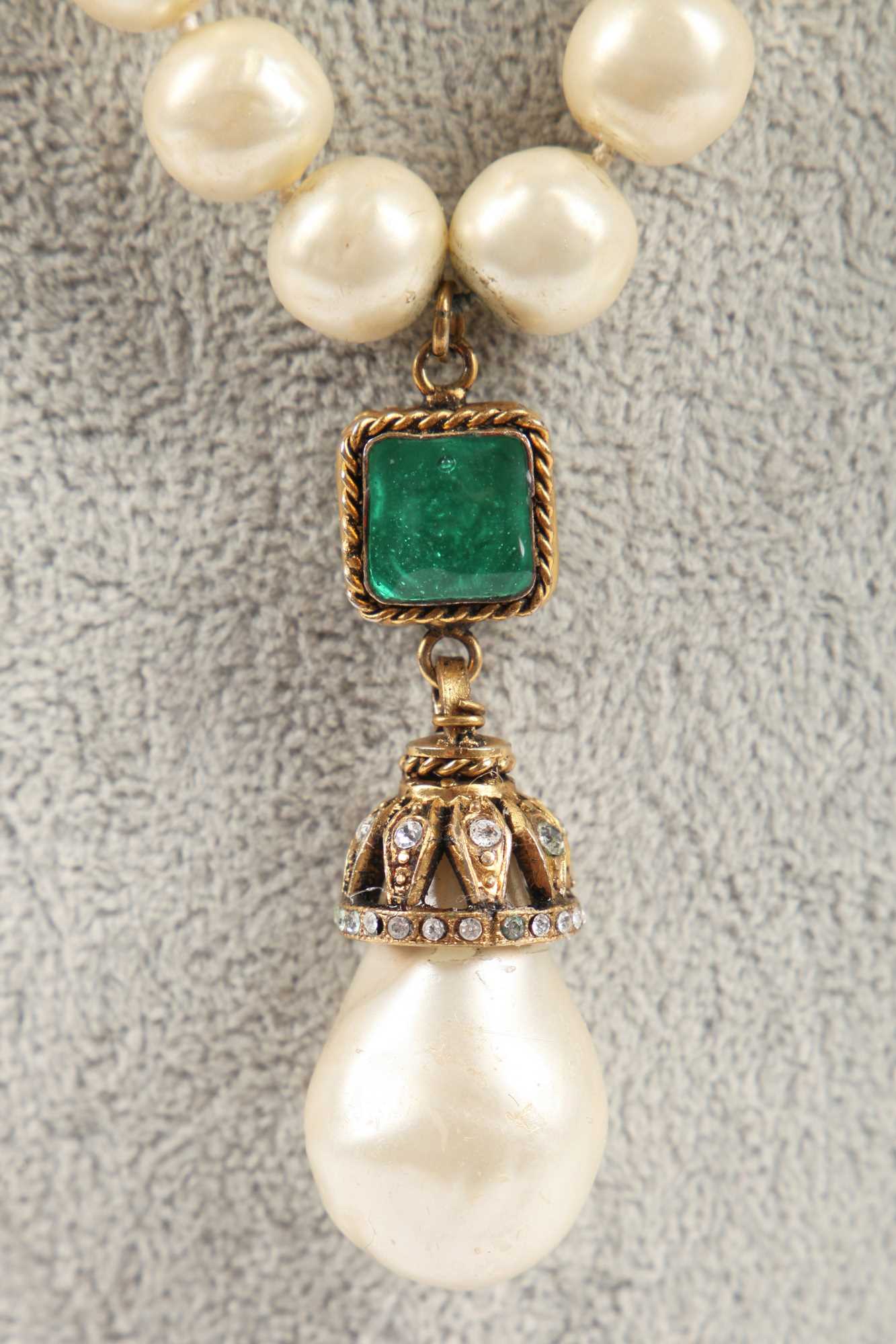 Lot 39 - A Chanel baroque pearl beaded necklace, 1980s